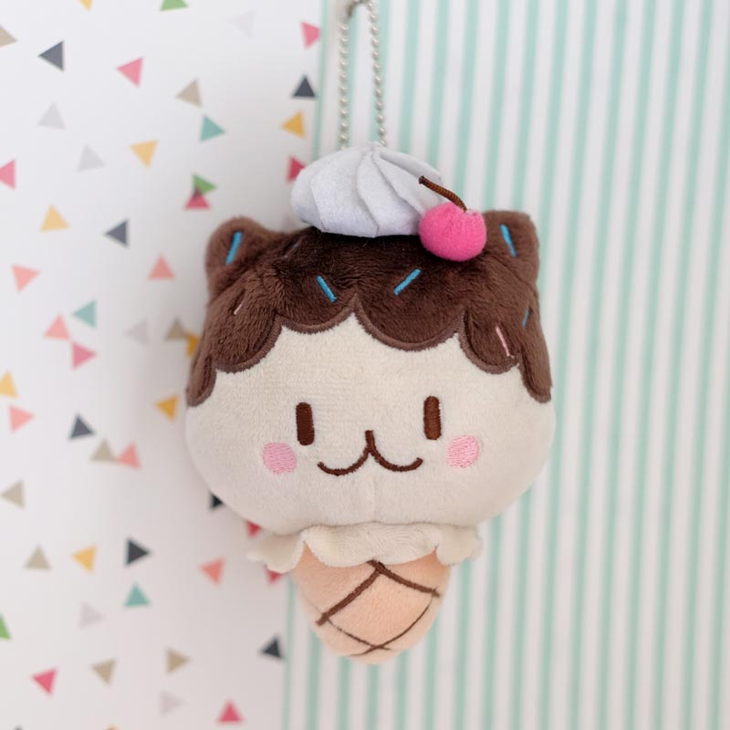 milky parlor fudge cat plush keychain