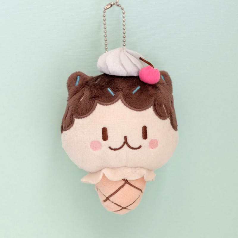 milky parlor fudge cat plush keychain