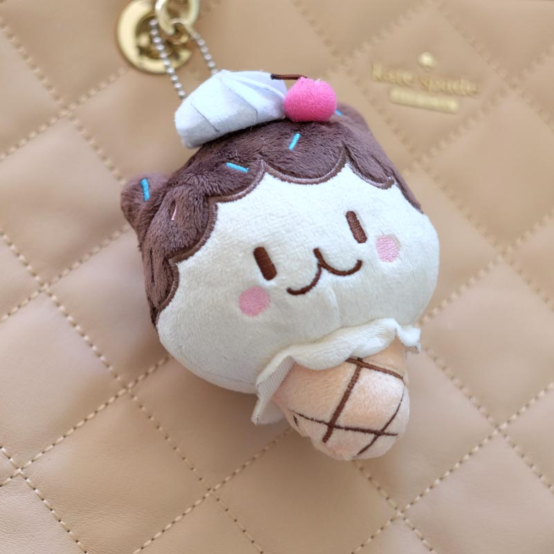 milky parlor fudge cat plush keychain